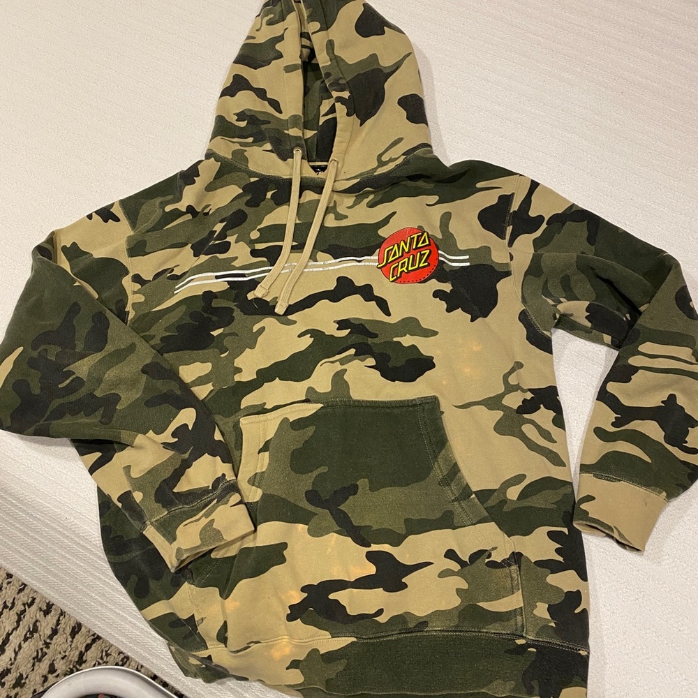 Santa Cruz camo sweatshirt
